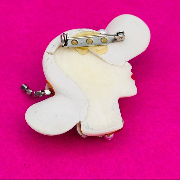Vintage elegant lady's head brooch - Picture 6 of 6
